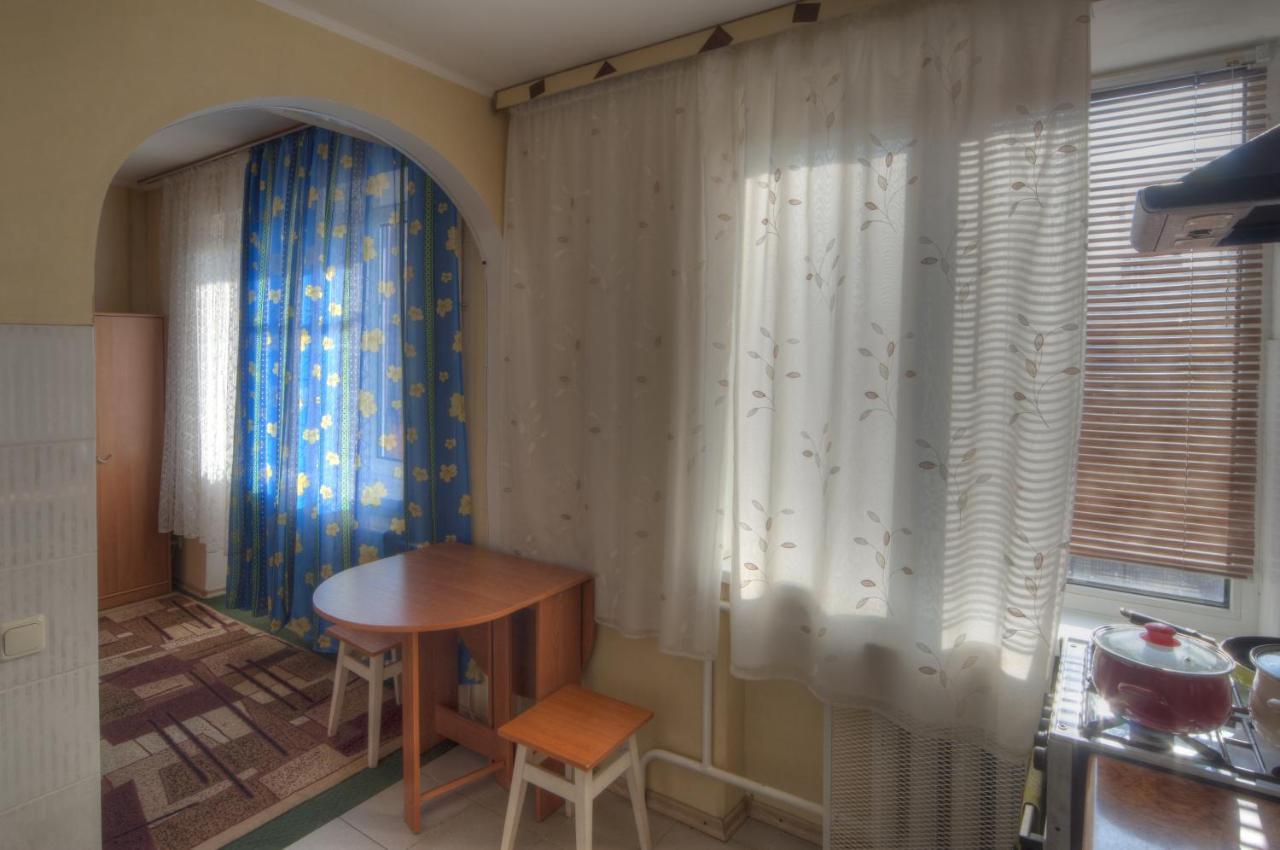 Apartment по улице федорова 1 *