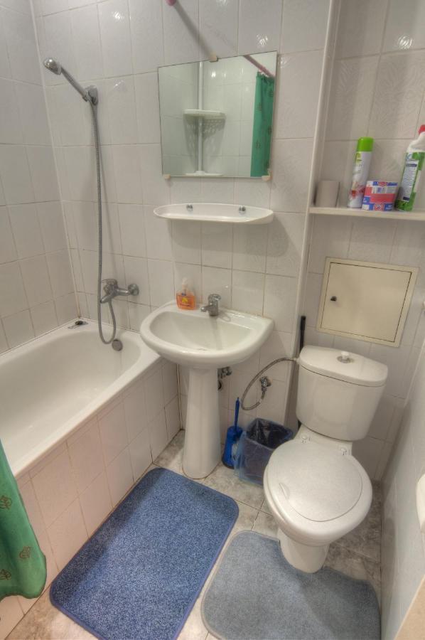 по улице федорова 1 Apartment *
